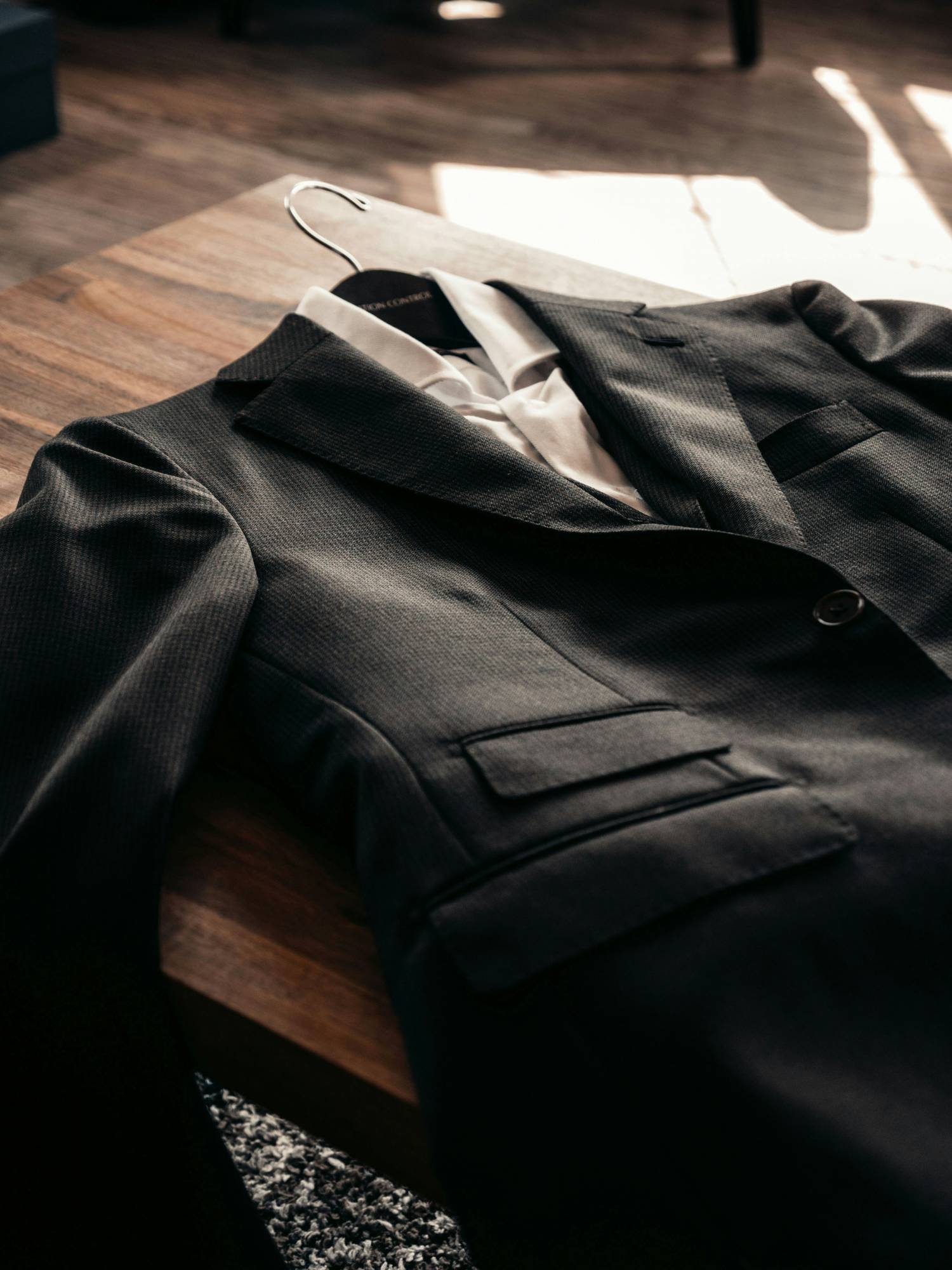 Bespoke Suits vs. Made-to-Measure Suits vs. Off-the-Rack Suits Bespoke Suits vs. Made-to-Measure Suits vs. Off-the-Rack Suits