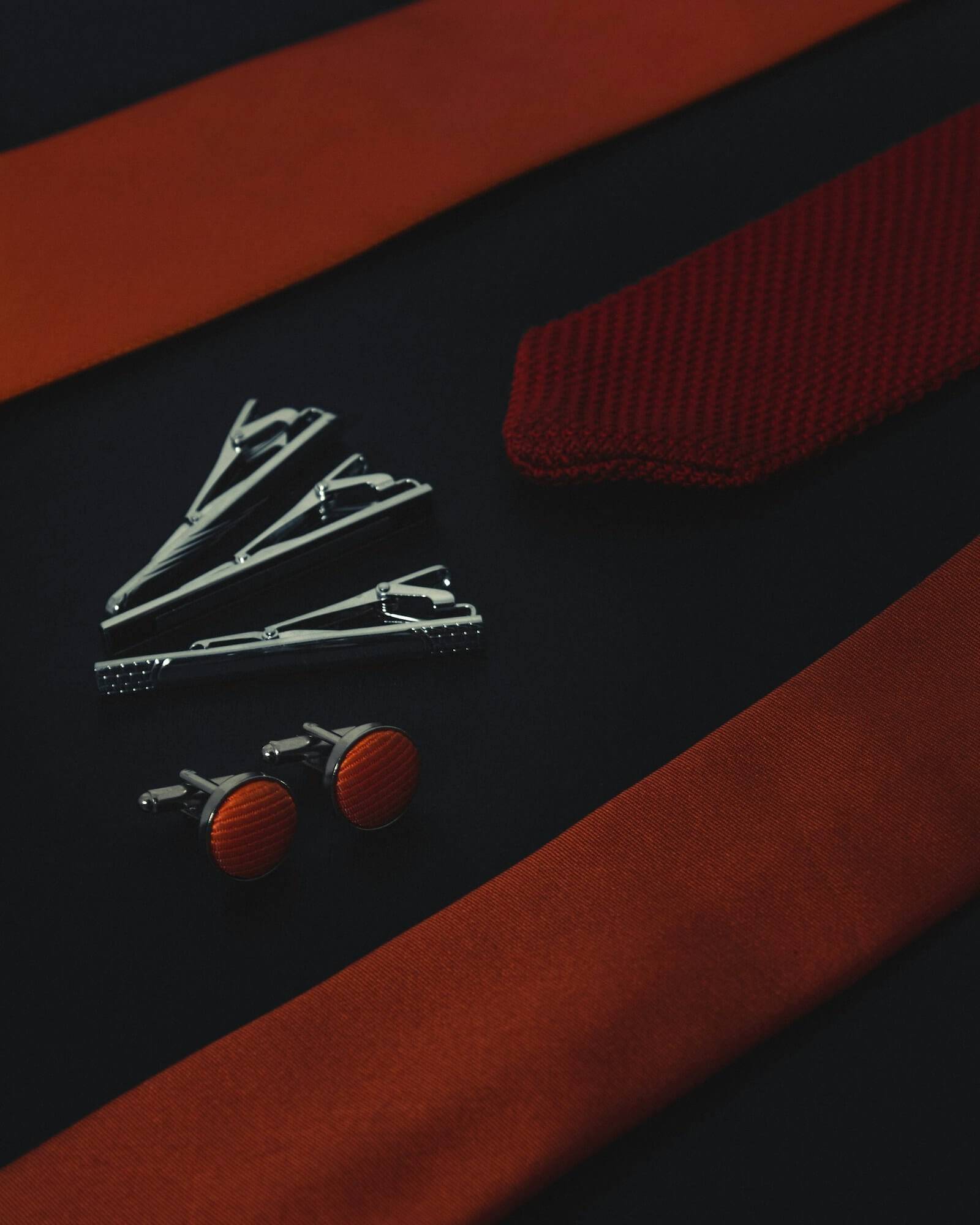 Using Tie Clips And Bars With Your Suit Using Tie Clips And Bars With Your Suit