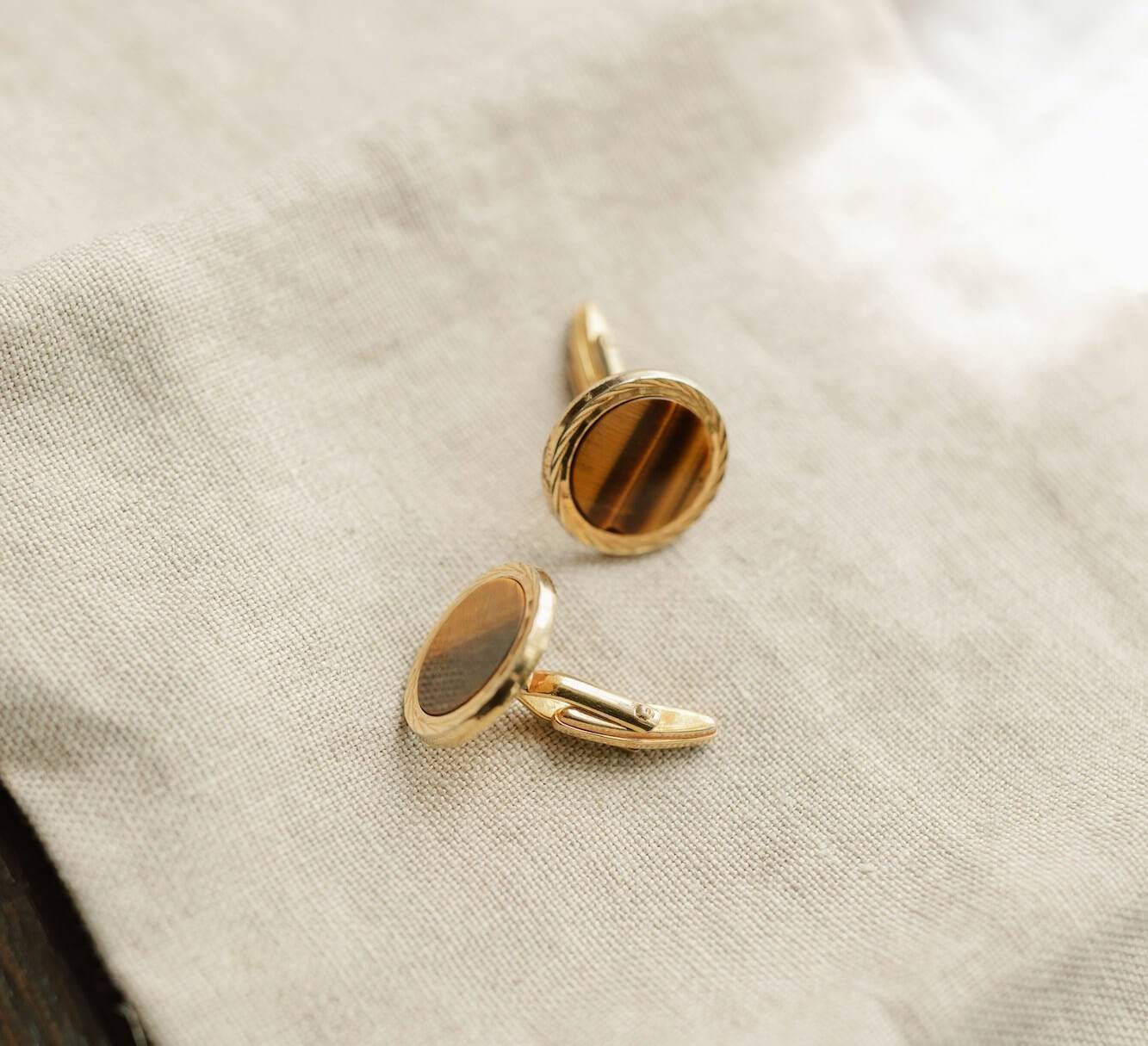 Cufflinks - Adding Elegance To Your Suit Cufflinks - Adding Elegance To Your Suit
