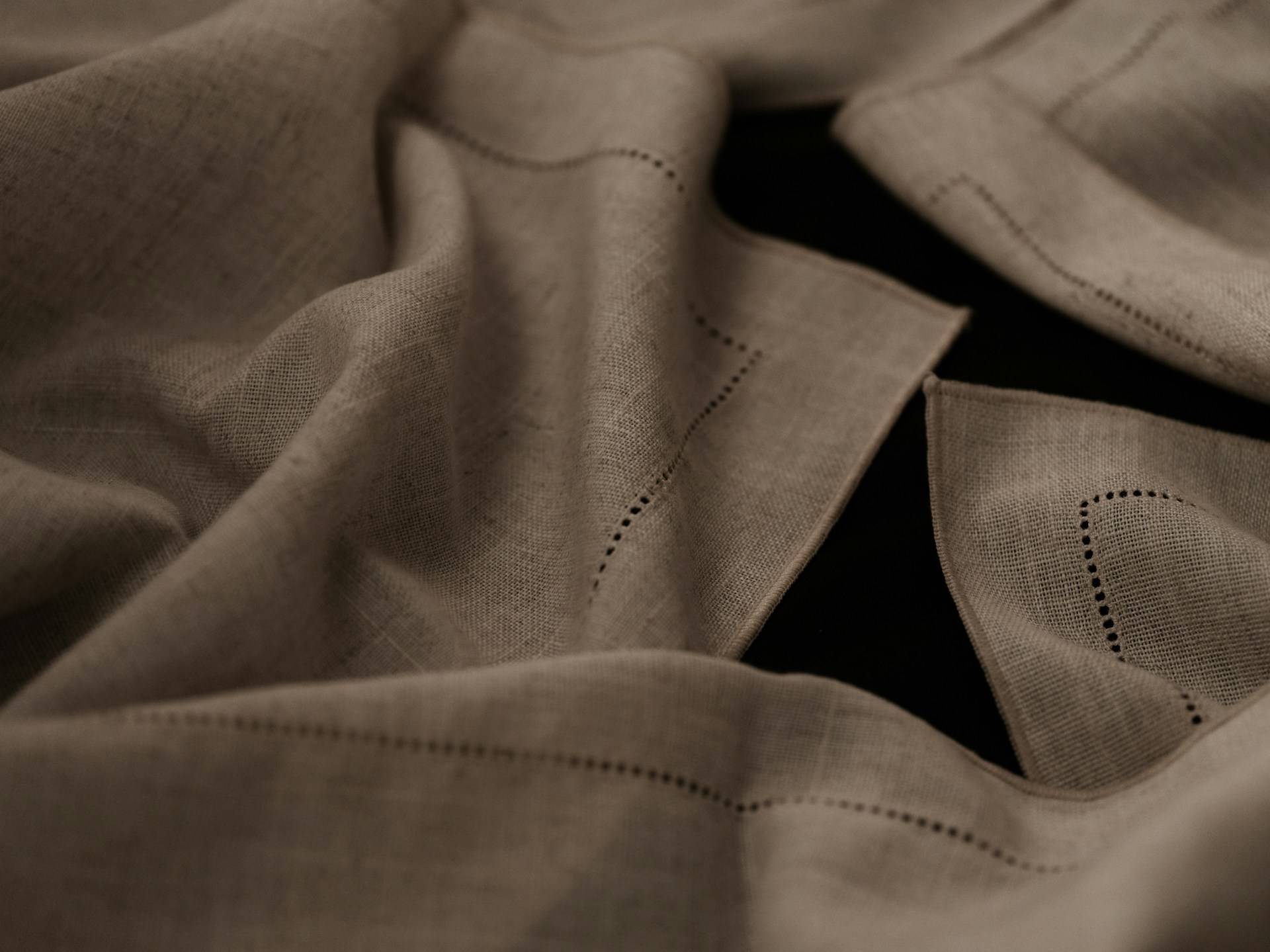 Linen Fabrics for Trousers - Bespoke Tailors London Linen Fabrics for Trousers - Bespoke Tailors London