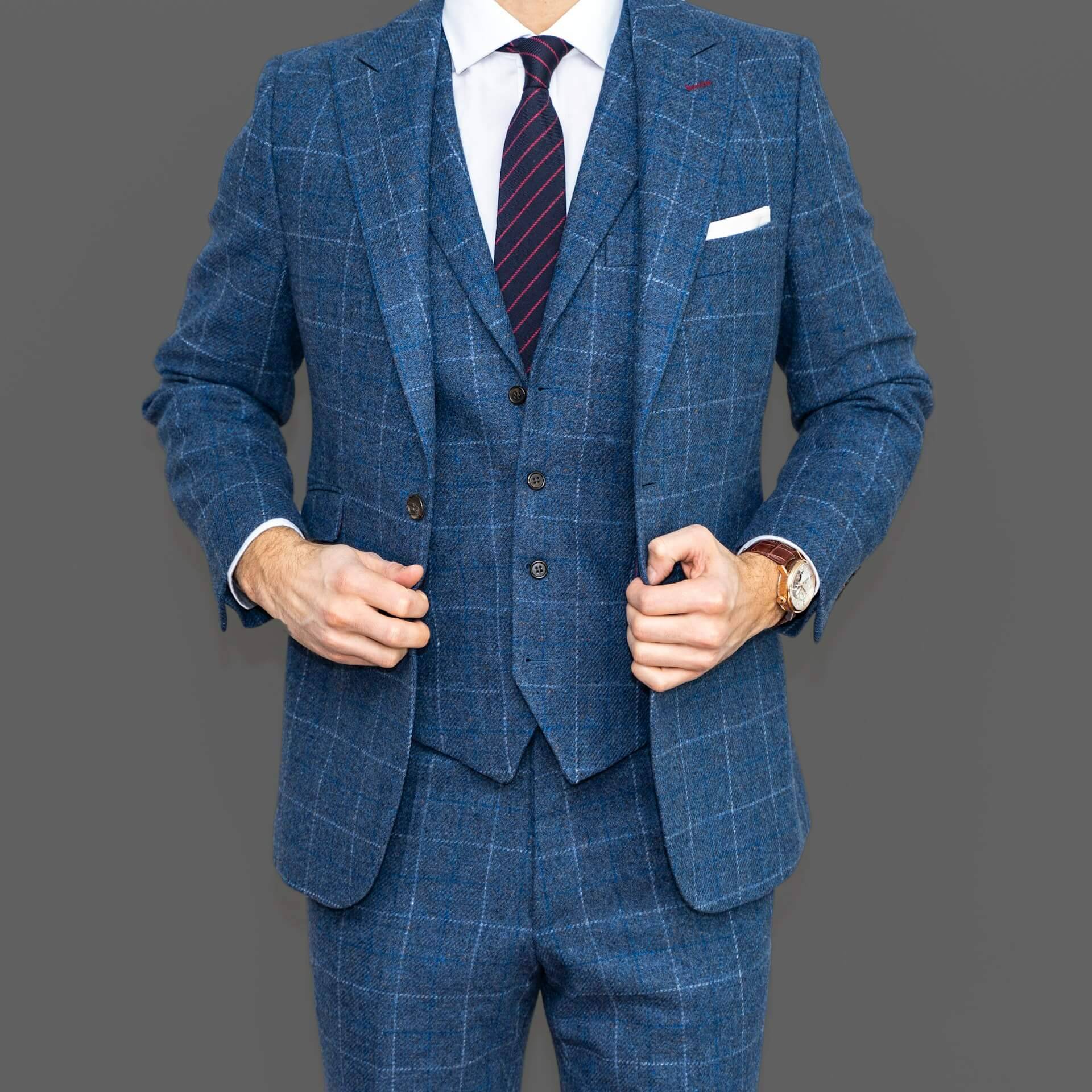 Casual Elegance Bespoke Suits for Social Events in UK Casual Elegance Bespoke Suits for Social Events in UK