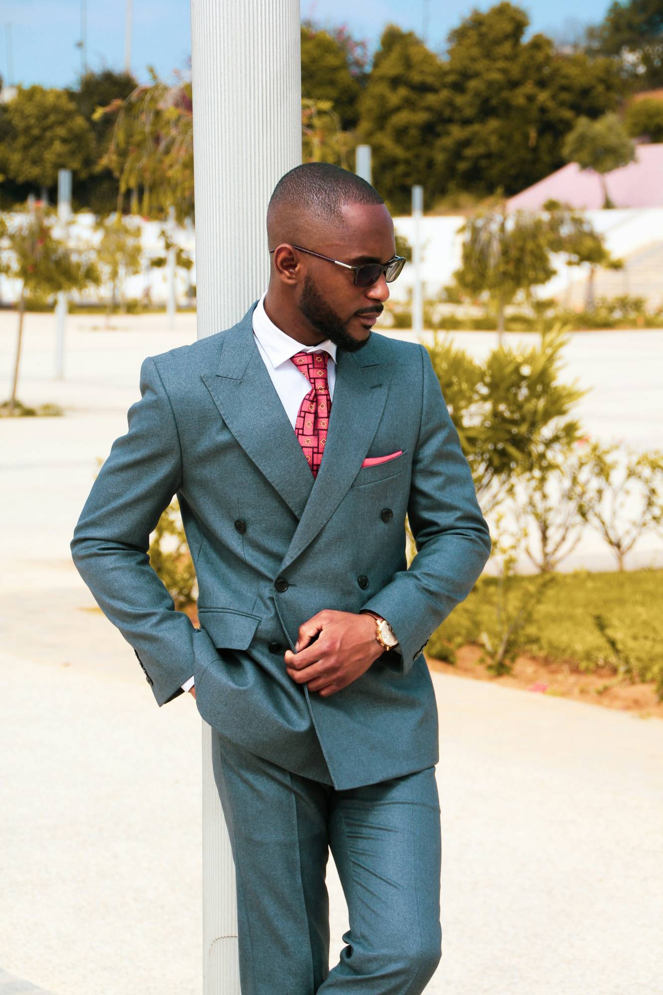 Mixing and Matching Suit Separates for a Smart-Casual Look
Mixing and Matching Suit Separates for a Smart-Casual Look
