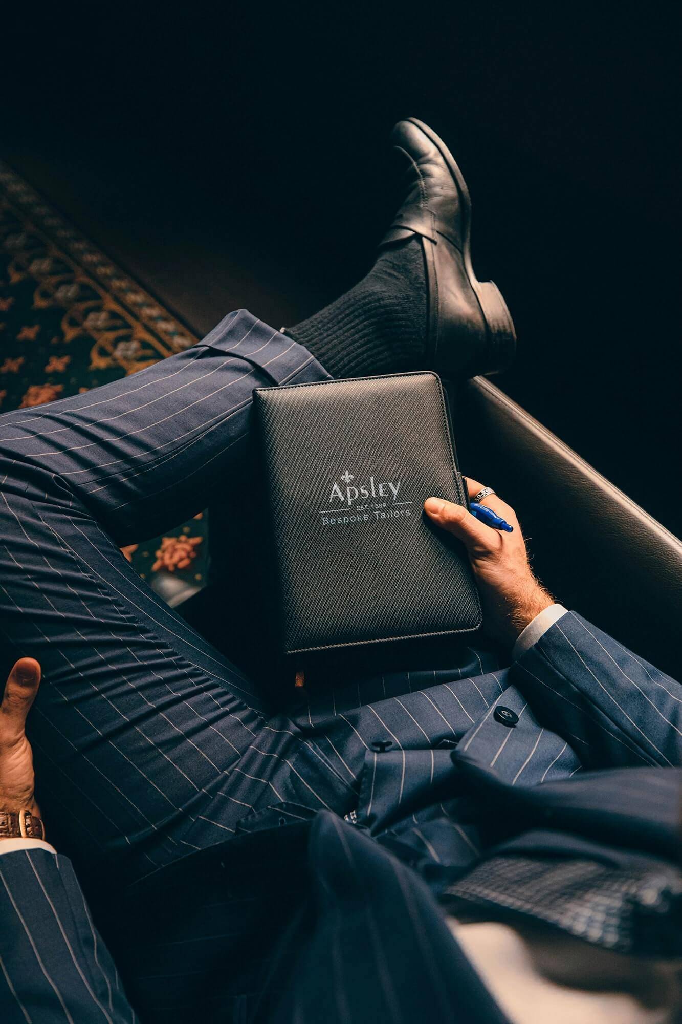 Discover Savile Row Tailors - Expert Guidance How to choose the best Savile Row tailor with expert guidance from Apsley Tailors