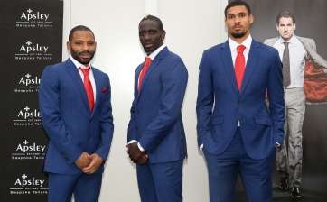 The finest Super 150s wool in Crystal Palace blue