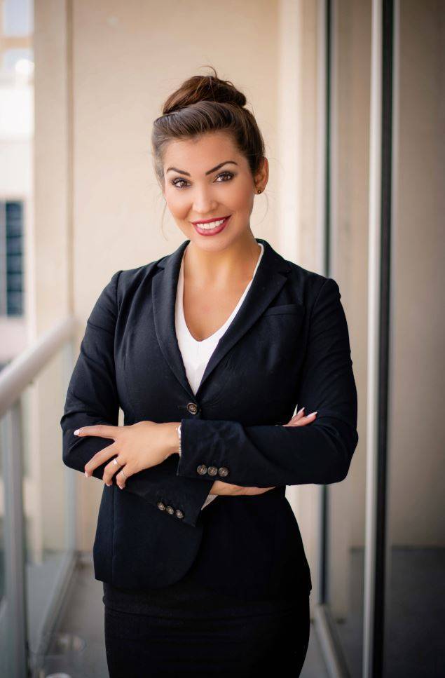 How to Style Women's Tailored Suits