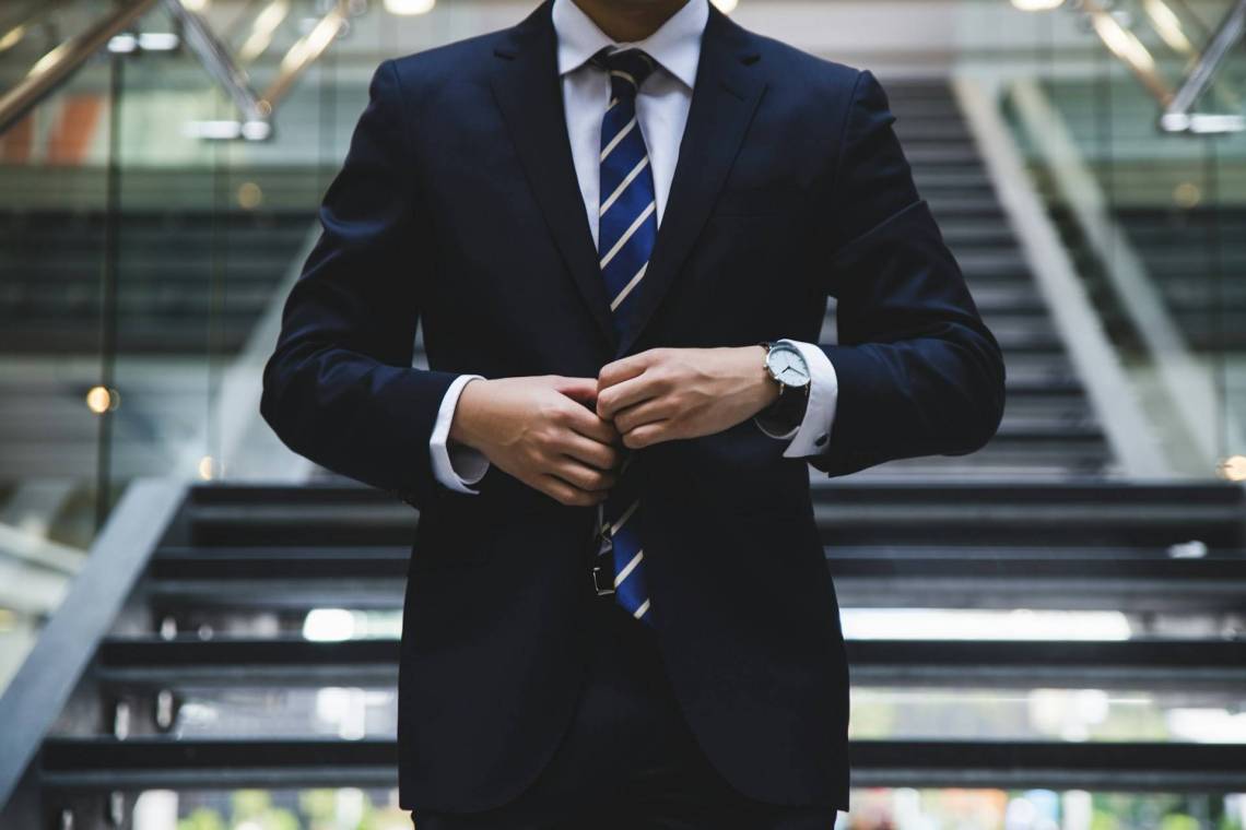 what is the best male suit colour